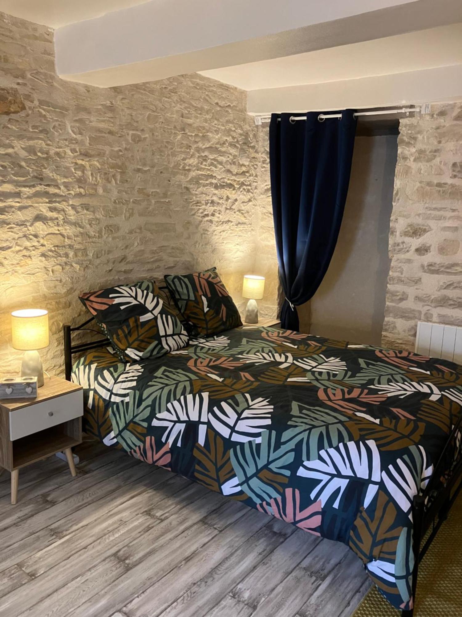 Charmante Maison En Pierres Precy-le-Sec Екстер'єр фото