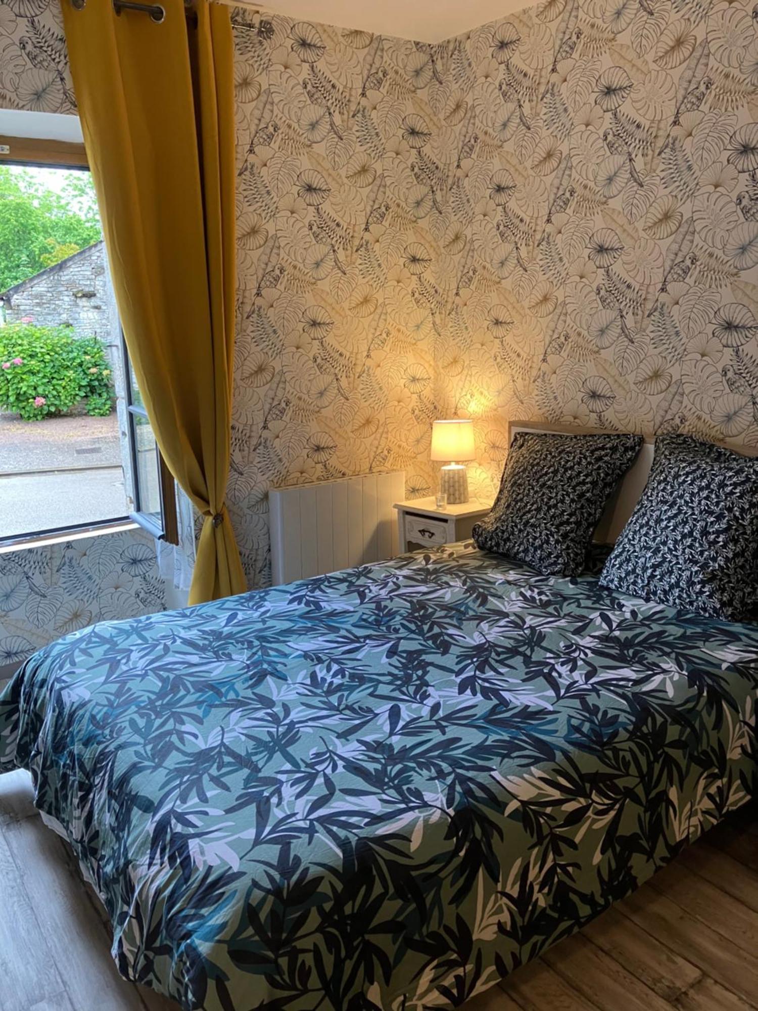 Charmante Maison En Pierres Precy-le-Sec Екстер'єр фото