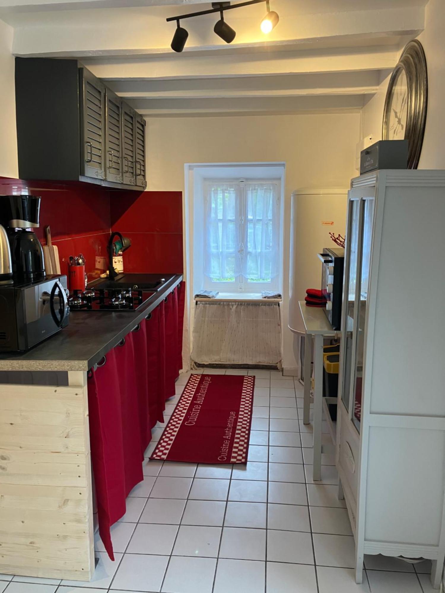 Charmante Maison En Pierres Precy-le-Sec Екстер'єр фото